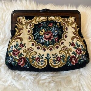 Vintage Embroidered Floral Clutch. Excellent pre loved condition